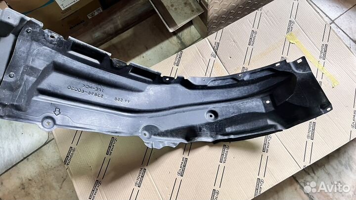 Подкрылок перед левый Toyota Land Cruiser 200 15