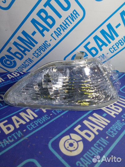 Габарит передний правый Toyota Carina AT210 96-01