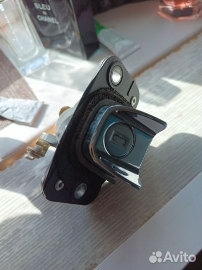 Кнопка багажника toyota caldina st210 215 до рест