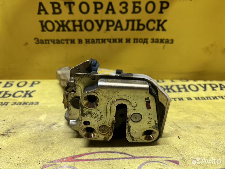 Замок двери задний левый Subaru Impreza 2004