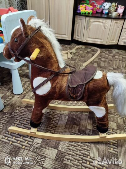 Детская качалка лошадь
