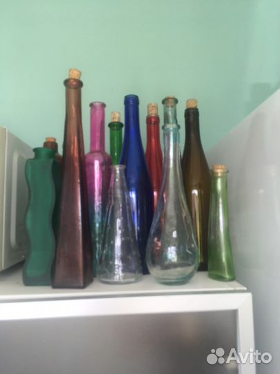 Декооативные бутылки из цветного стекла