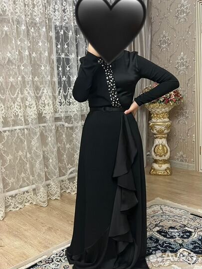 Платья вечерние