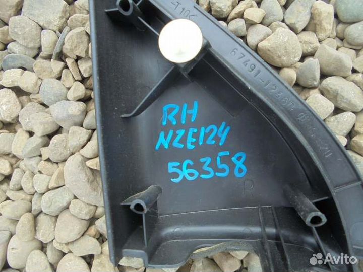 Уголок двери правый Toyota Corolla Fielder NZE124