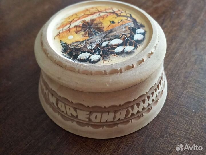 Шкатулка из дерева