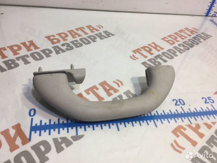 Шкода Октавия Ручка потолочная задняя правая Прав