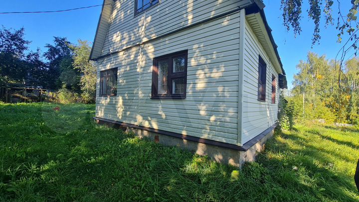 Дом 56 м² на участке 21 сот.