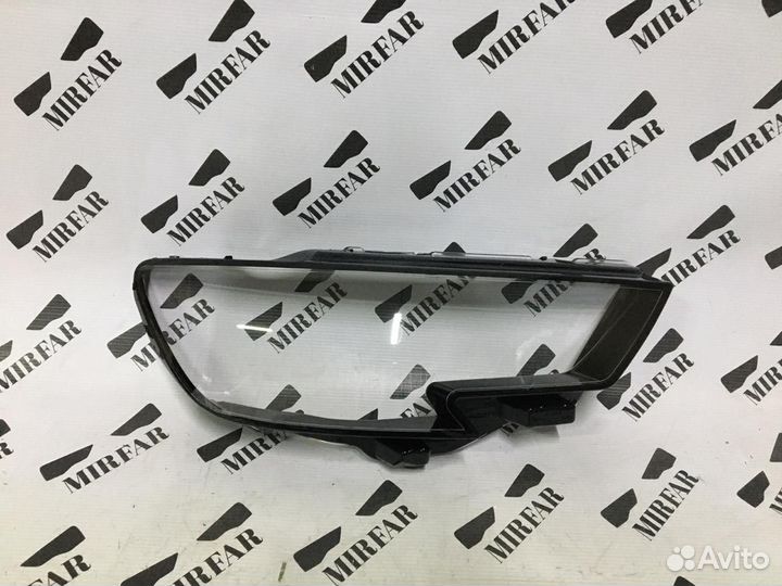 Правое стекло фары Audi A3 8V 2016-2020 Рестайлинг