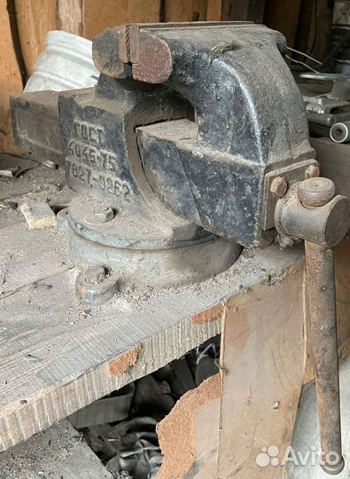 Продам тиски