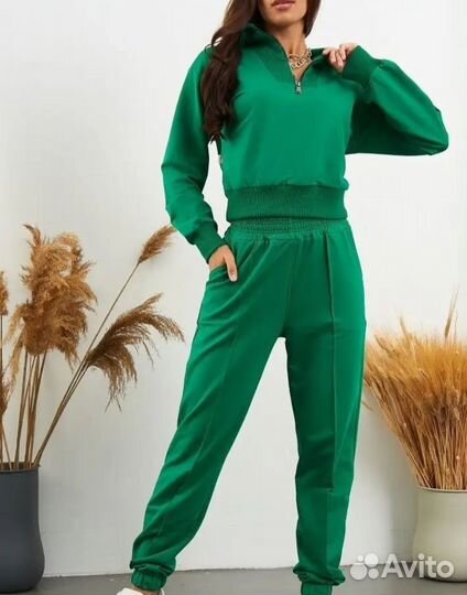 Спортивный костюм женский новый