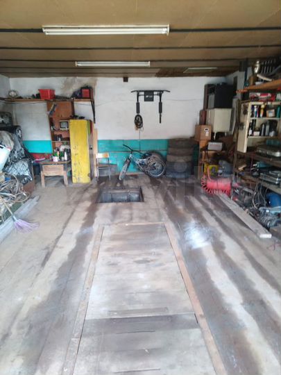 Гараж, > 30 м²