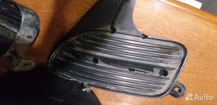 Заглушки в бампер Королла Филдер 2003г