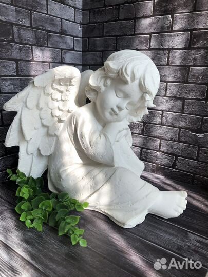 Ангел из литиевого мрамора