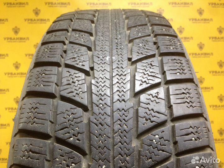 Triangle TR777 215/70 R16 100Q