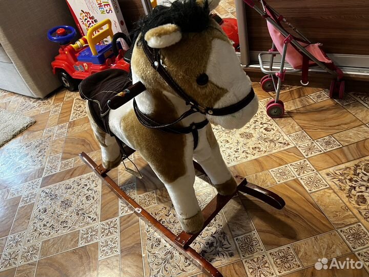 Детская качалка лошадь