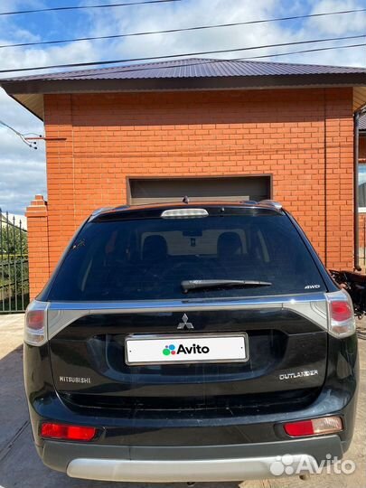 Mitsubishi Outlander, 2014