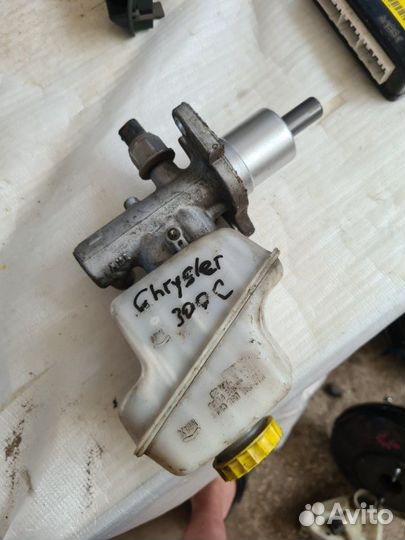 Главный тормозной цилиндр Chrysler 300C