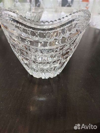 Хрустальная конфетница