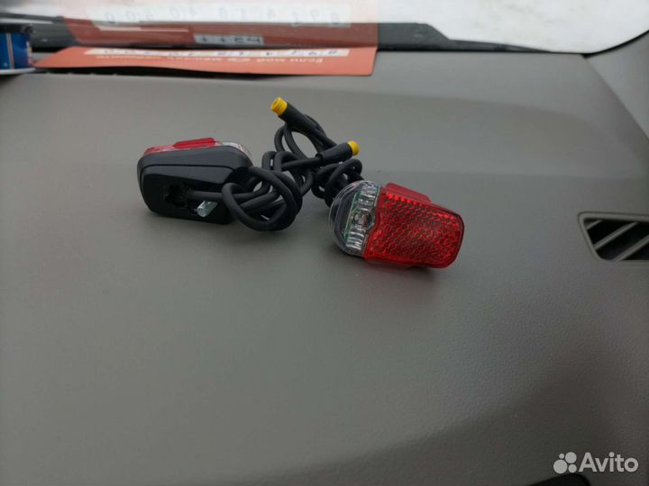 Стоп сигнал на электро самокат