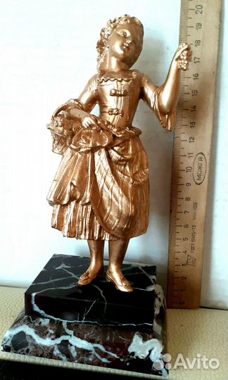 Статуэтка Шпиатр.камень.Особа 19 век. редкая