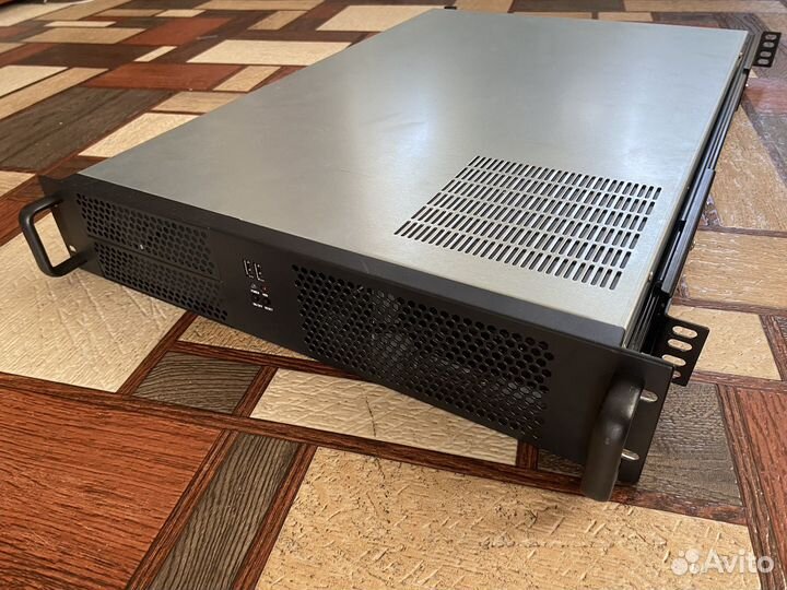 Серверный корпус 2u с бп 600Ват рельсы