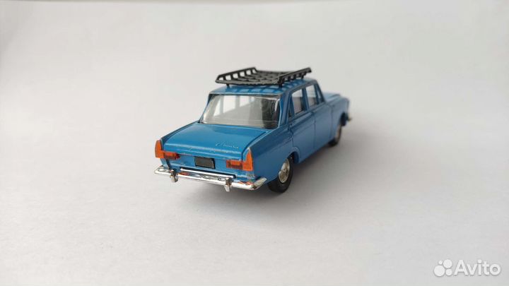 Комплект задних фонарей на Москвич