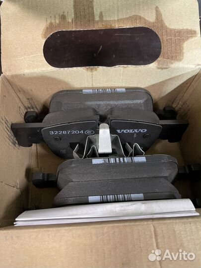 Колодки тормозные передние 32276321 Volvo