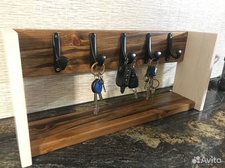 Полочка Ключница настенная из дерева