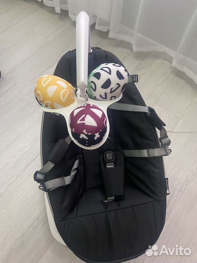 Кресло-качалка 4moms mamaRoo New черная