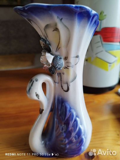 Статуэтка лебедь