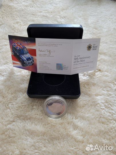 Монета серебряная Mini Cooper 5 фунтов