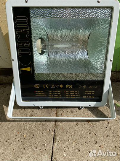 Галогеновый фонарь