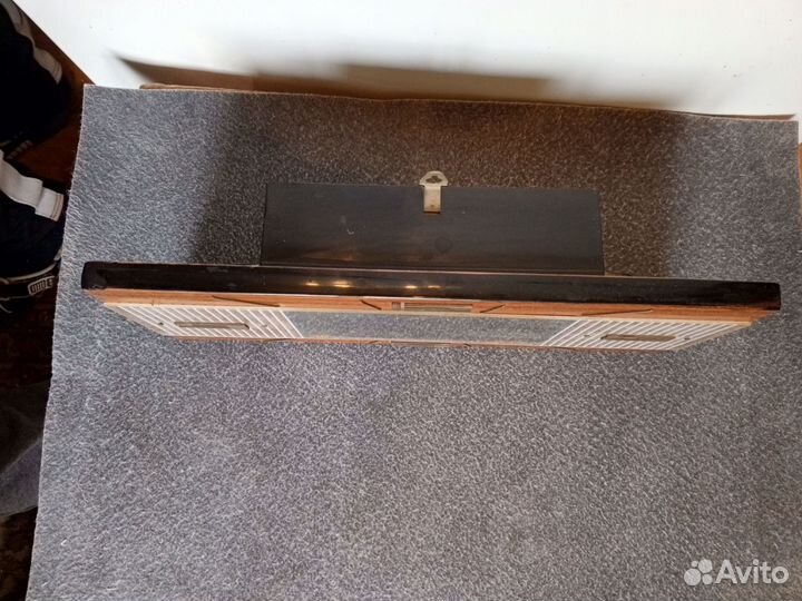 Часы, Янтарь