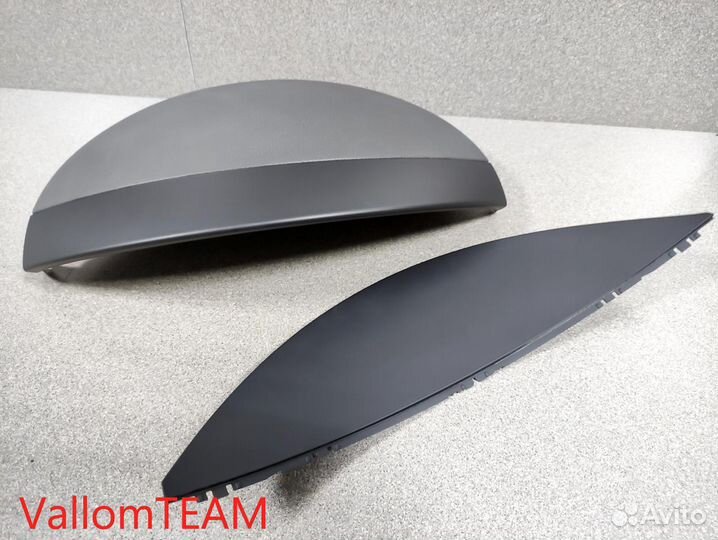 Лот T130 Накладка щитка приборов VW Touareg