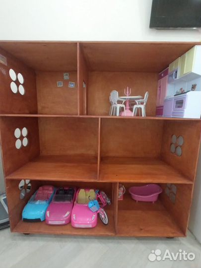 Кукольный домик с мебелью