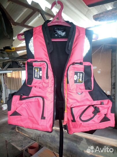 Спасательный жилет