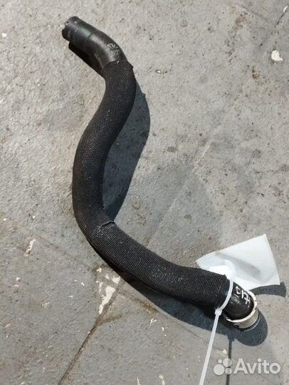 Патрубок системы охлаждения Mercedes Benz E200