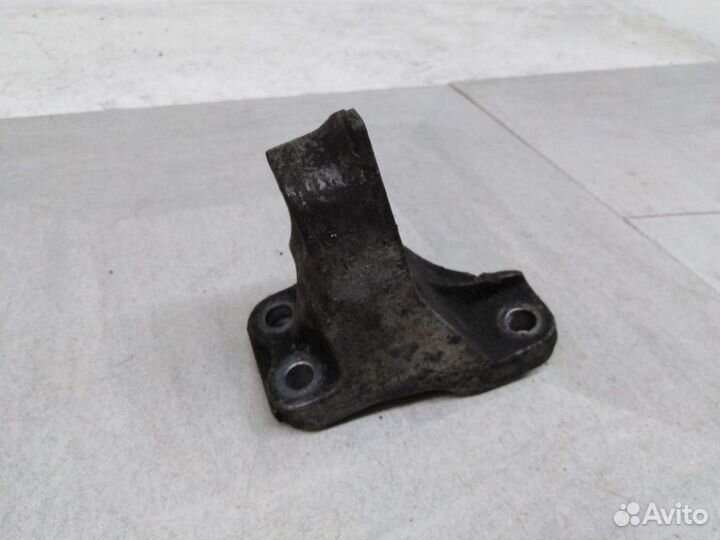 Кронштейн двигателя Мазда