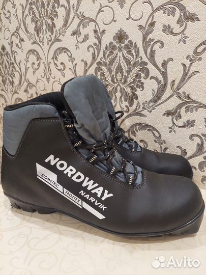 Лыжные ботинки 46 размер