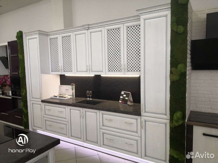 Кухонный гарнитур выставочный образец