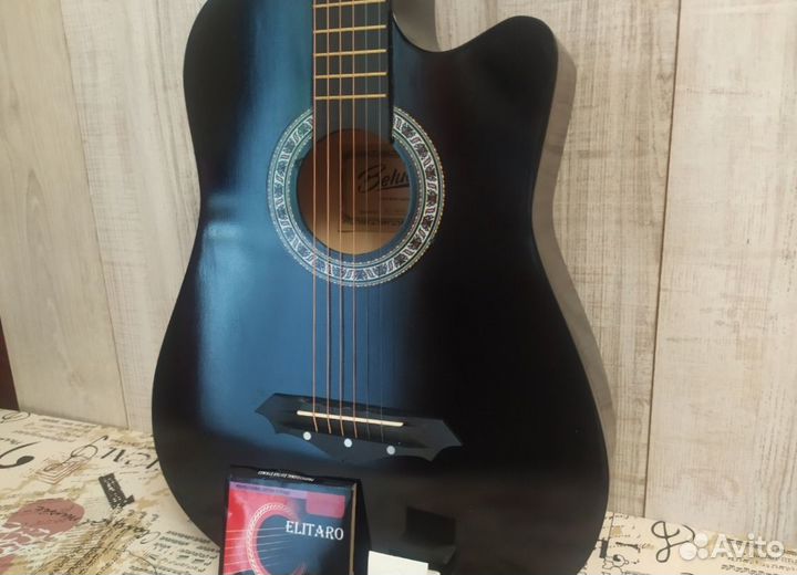 Акустическая гитара