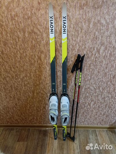 Лыжи,палки,ботинки