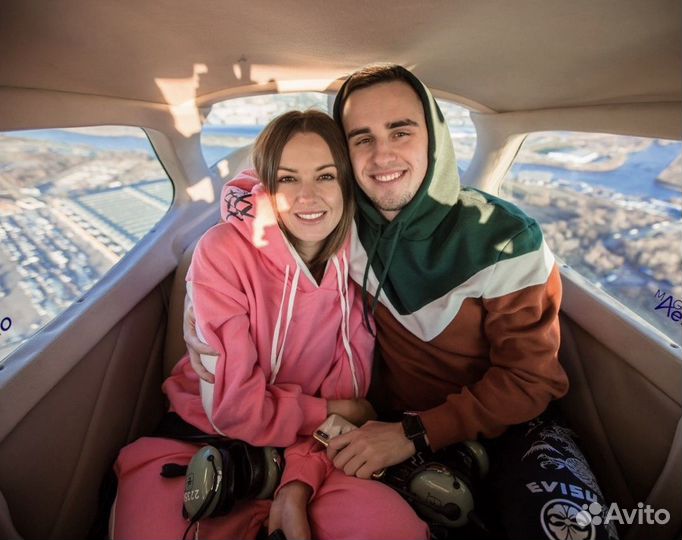 Полет на самолете над Москвой