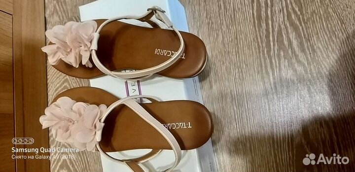 Сандалии новые