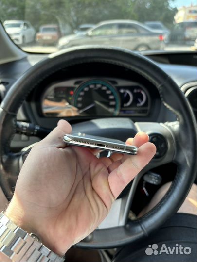 iPhone Xs, 64 ГБ