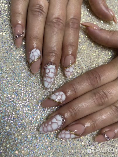 Наращивание ногтей,маникюр,педикюр,брови