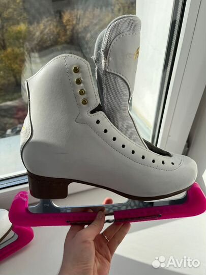 Коньки фигурные Graf Arosa