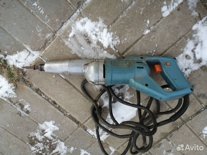 Шуруповерт электрический