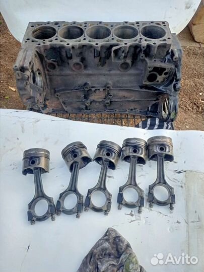 Блок цилиндров ом602, двигатель в разборе