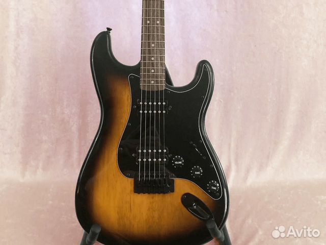 Электрогитара Fender Squier Bullet Stratocaster